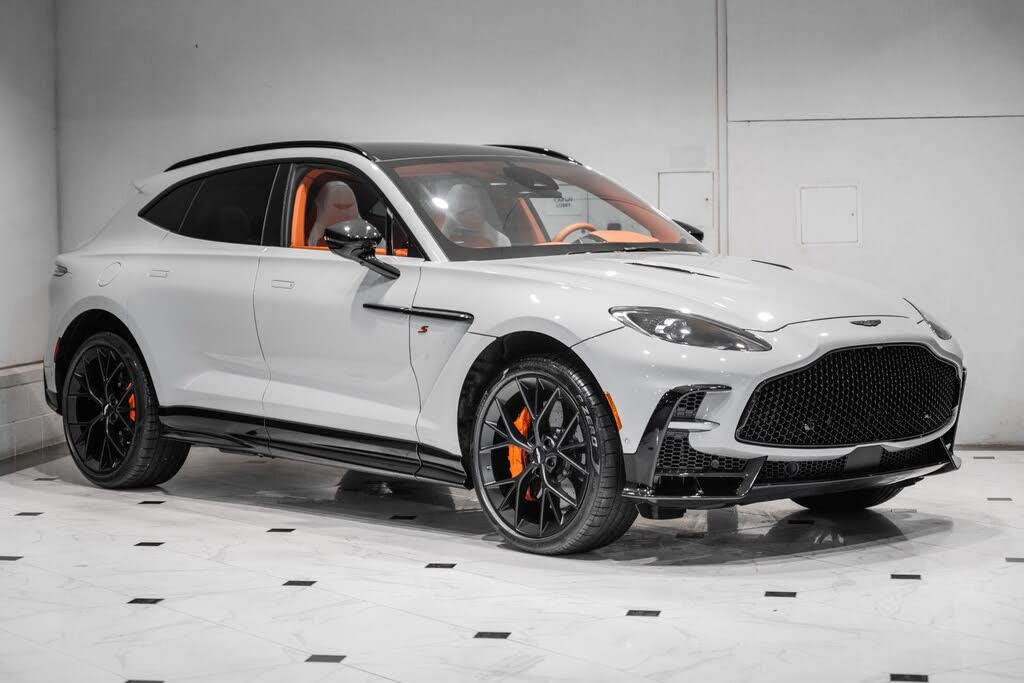 2026 Aston Martin DBX