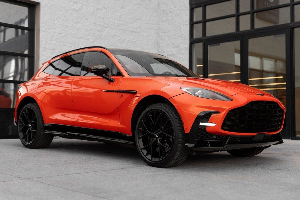 2026 Aston Martin DBX