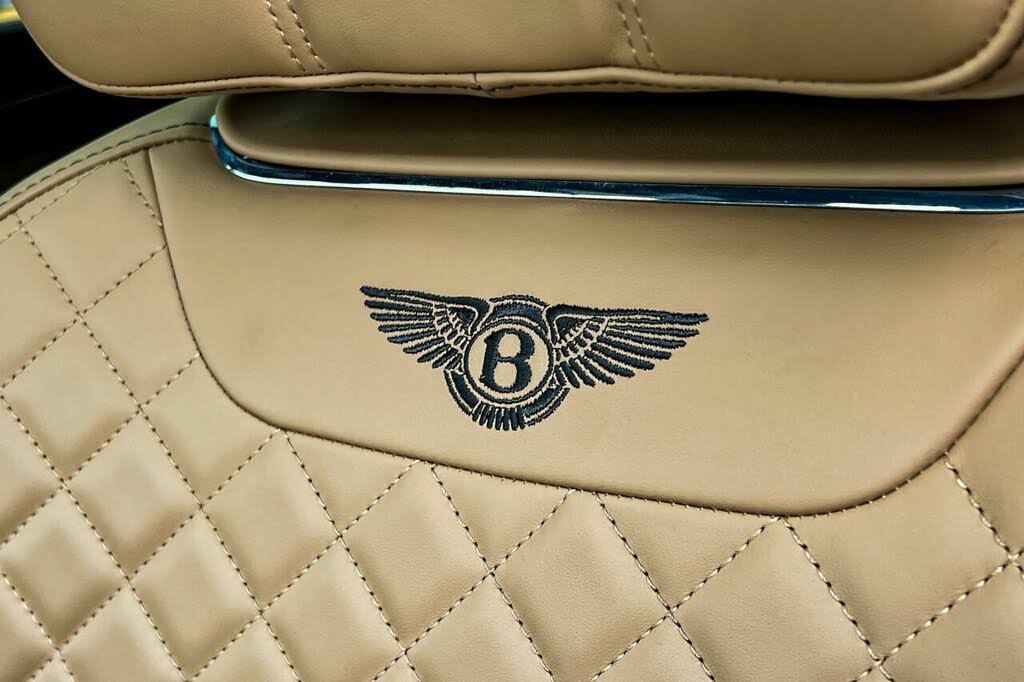 Vehicle Image 26 of 56 for 2017 Bentley Bentayga