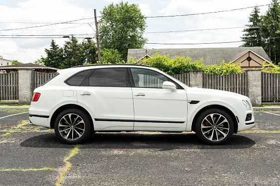 2017 Bentley Bentayga - 11