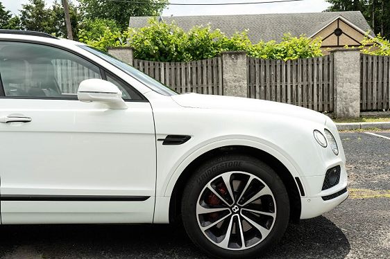 2017 Bentley Bentayga - 17