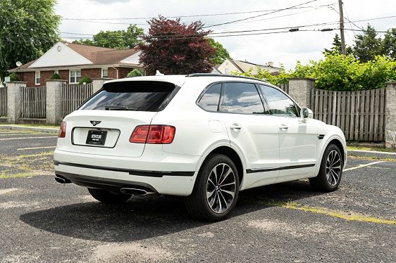 2017 Bentley Bentayga - 19