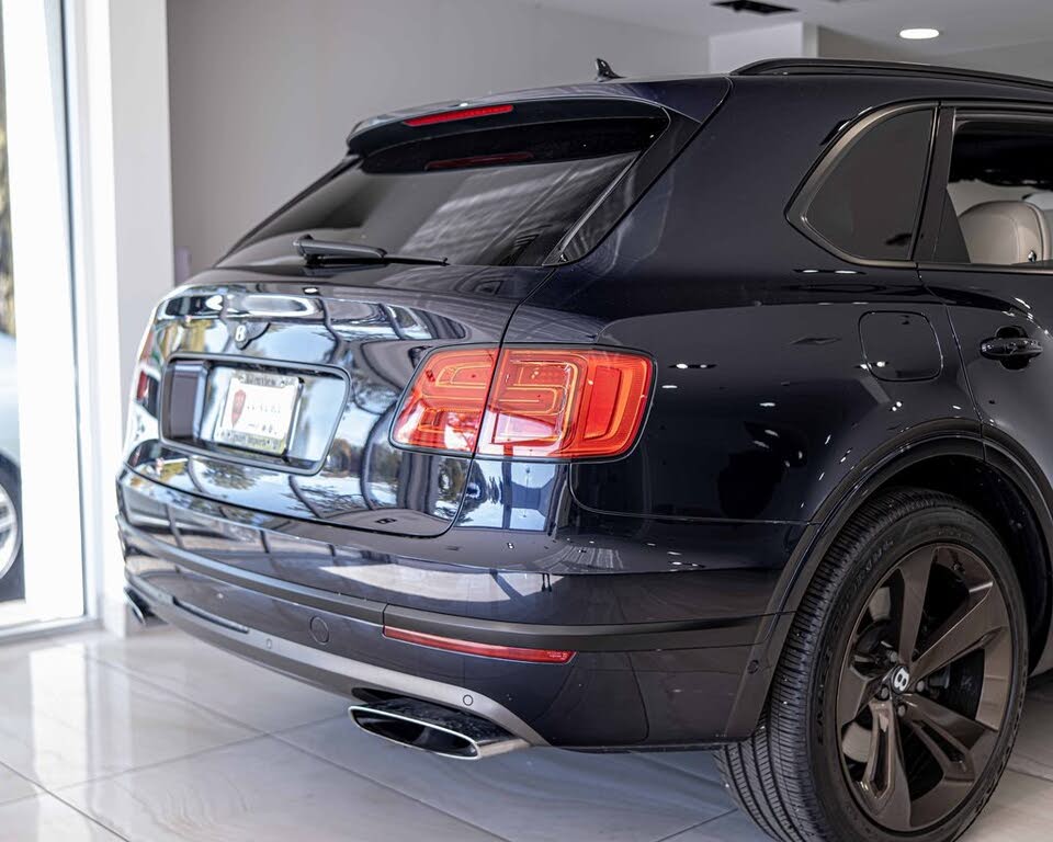 Vehicle Image 12 of 47 for 2018 Bentley Bentayga