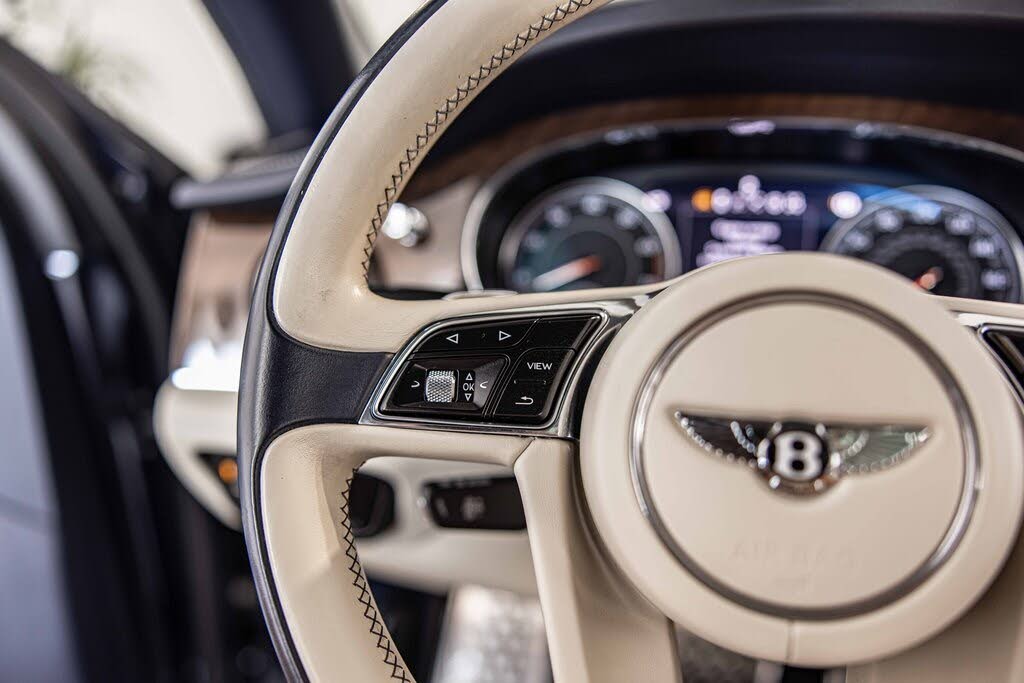 Vehicle Image 25 of 47 for 2018 Bentley Bentayga