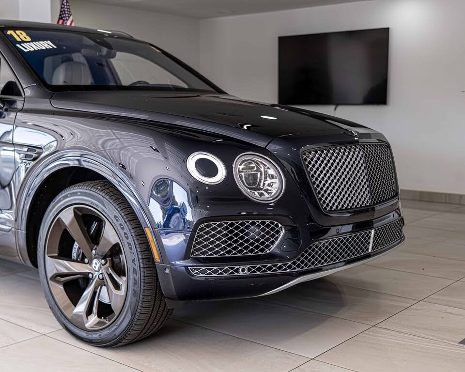 Vehicle Image 3 of 47 for 2018 Bentley Bentayga