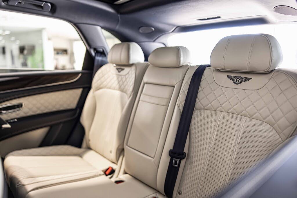 Vehicle Image 35 of 47 for 2018 Bentley Bentayga