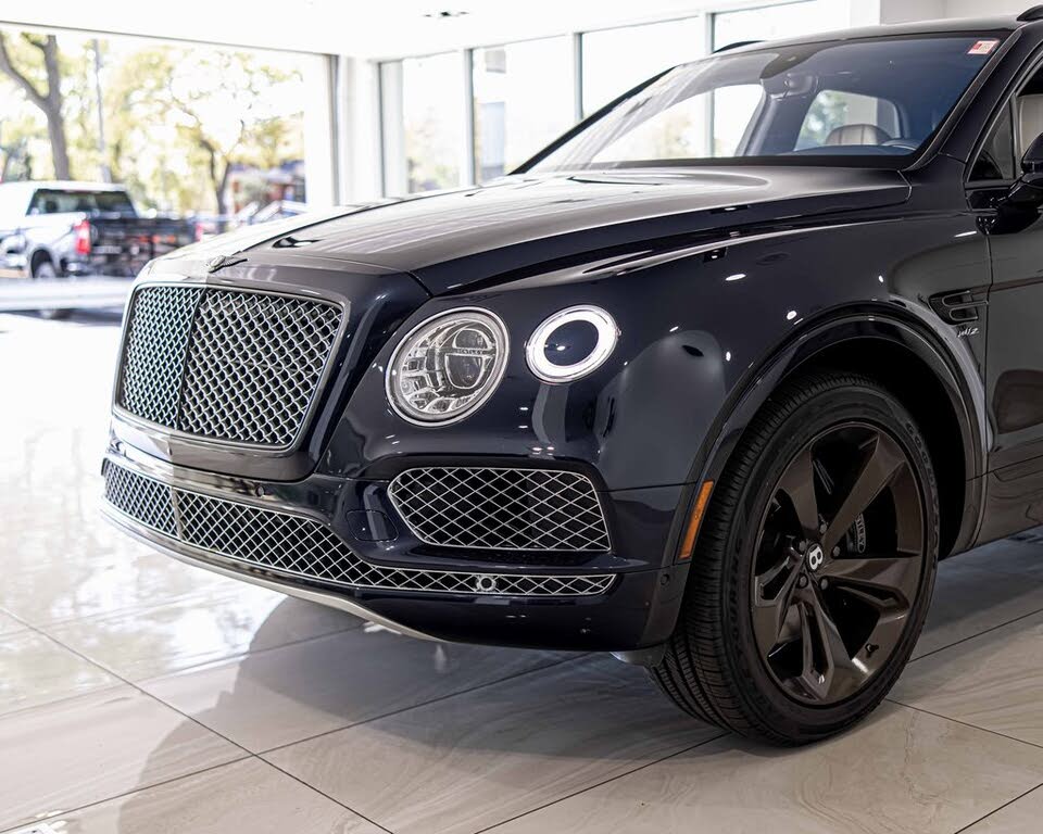 Vehicle Image 4 of 47 for 2018 Bentley Bentayga