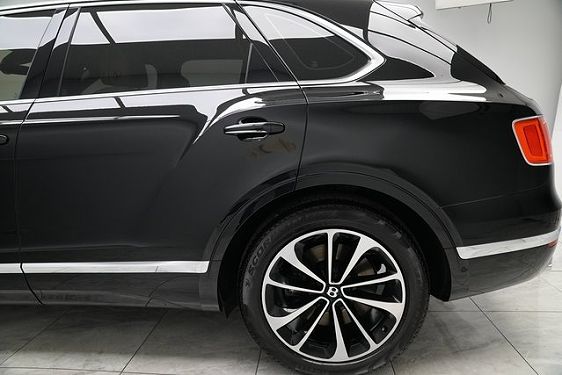 2018 Bentley Bentayga - 18