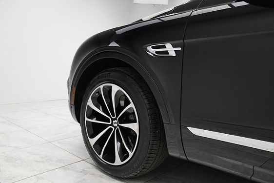 Vehicle Image 44 of 51 for 2018 Bentley Bentayga