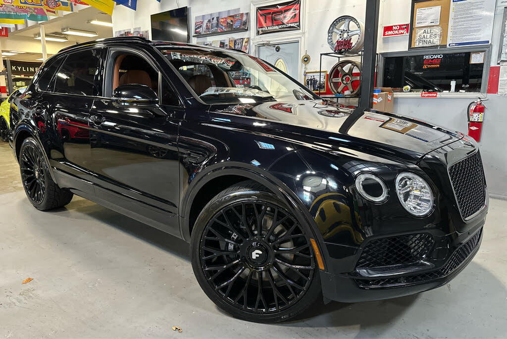 2017 Bentley Bentayga - 1