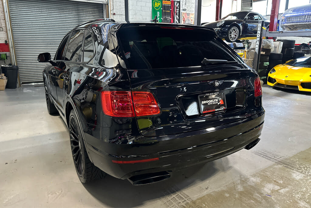 Vehicle Image 9 of 28 for 2017 Bentley Bentayga