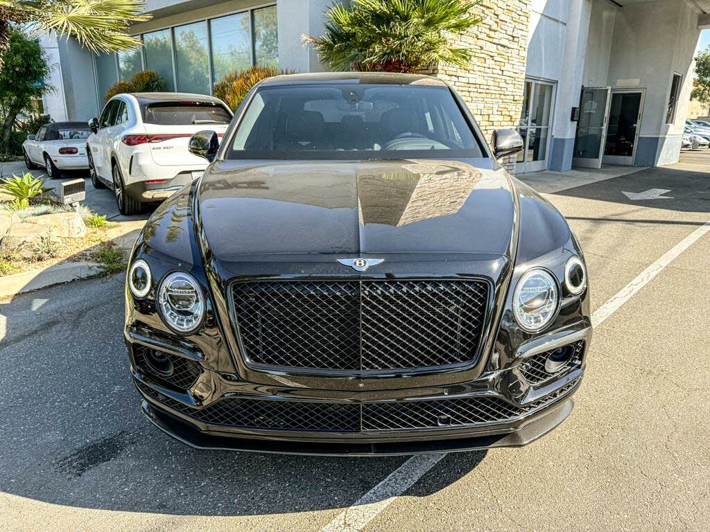 Vehicle Image 11 of 41 for 2018 Bentley Bentayga