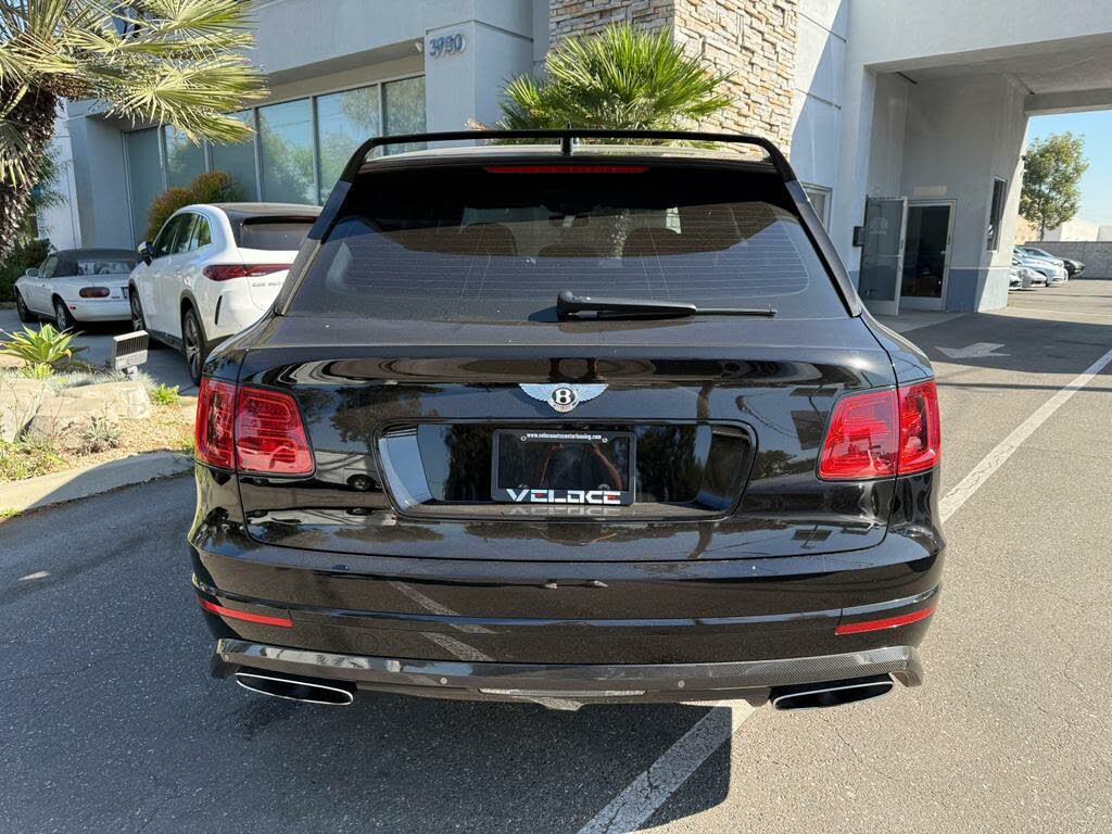 2018 Bentley Bentayga - 12