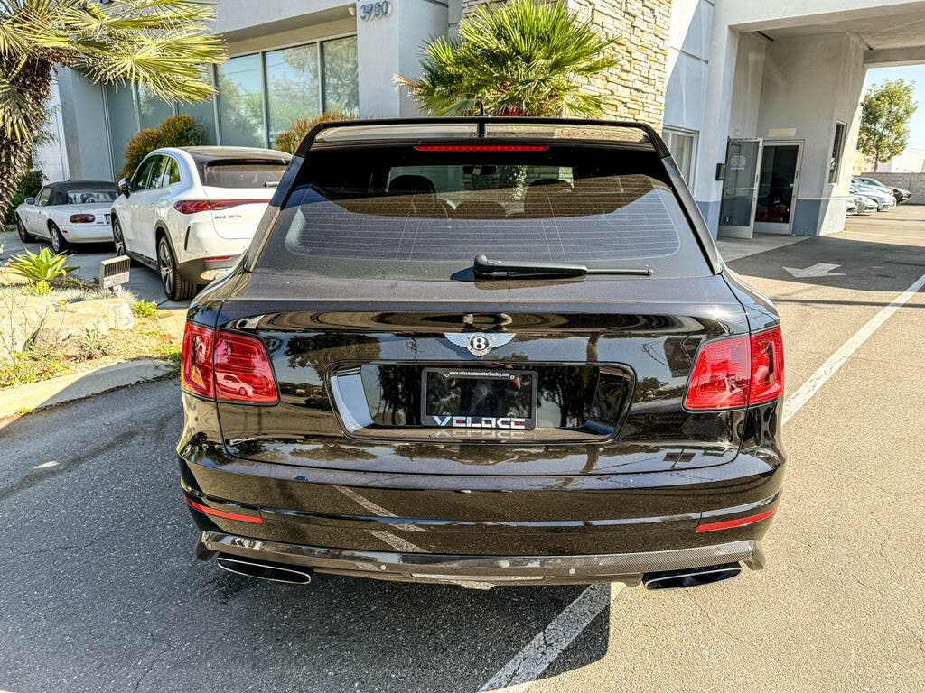 Vehicle Image 13 of 41 for 2018 Bentley Bentayga