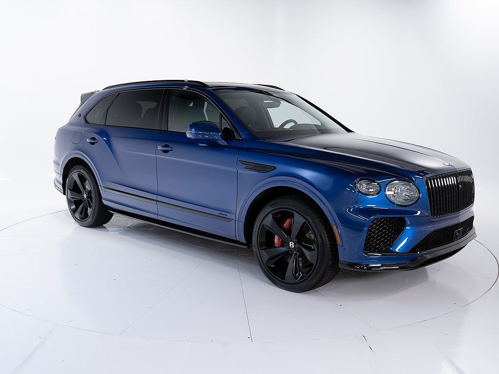 2025 Bentley Bentayga EWB V8
