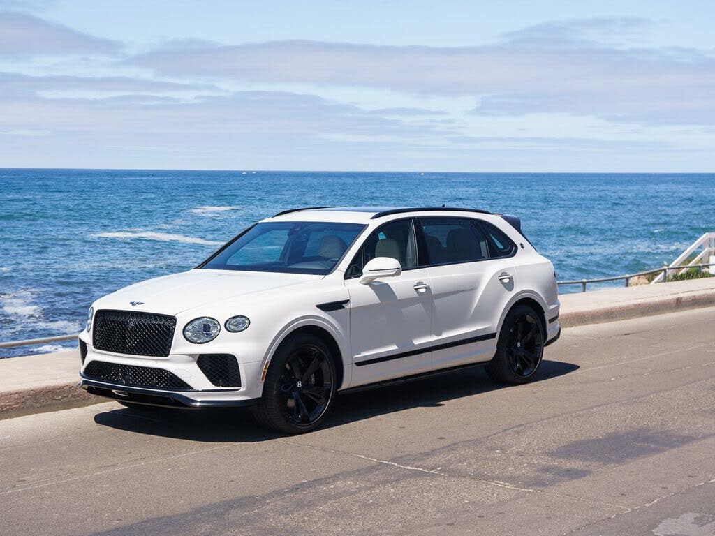 2025 Bentley Bentayga EWB V8
