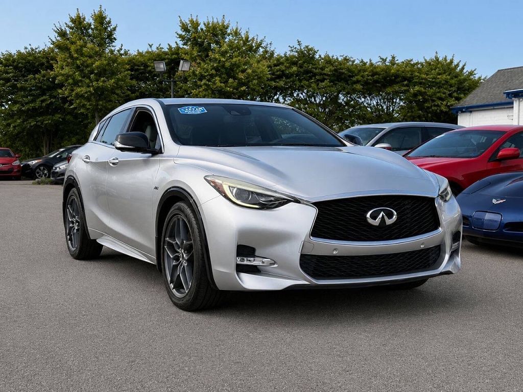 2017 Infiniti QX30 Sport