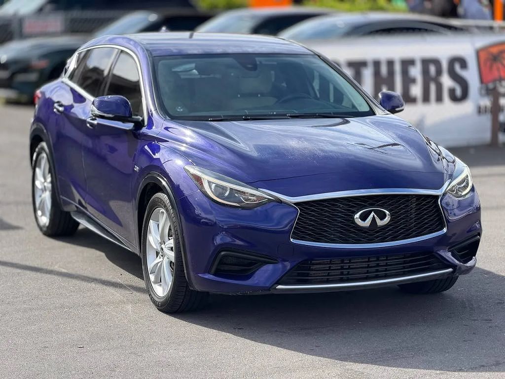 2017 Infiniti QX30 Luxury