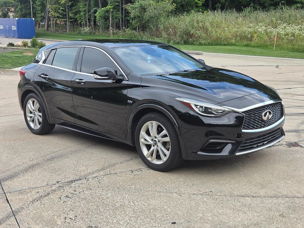 2017 Infiniti QX30 Luxury FWD *Ltd Avail*