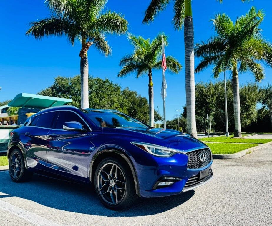 2017 Infiniti QX30 Premium