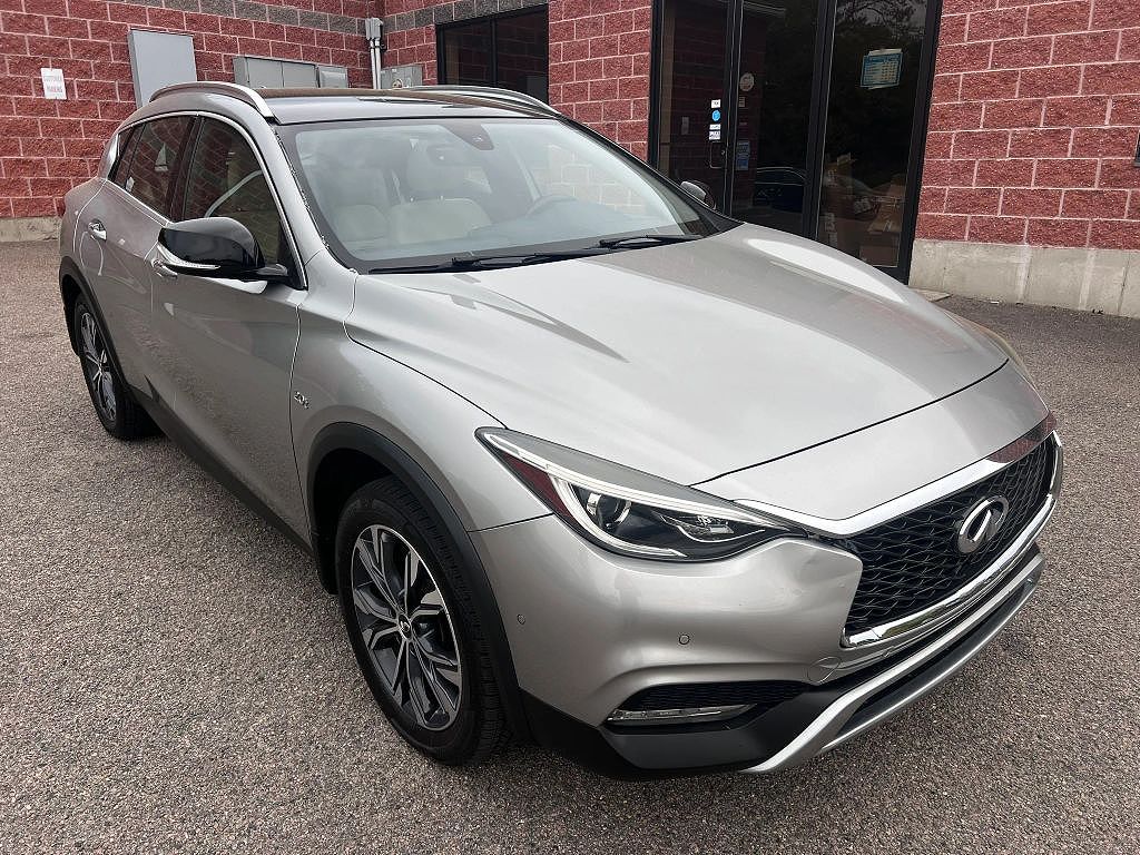 2017 Infiniti QX30 Luxury