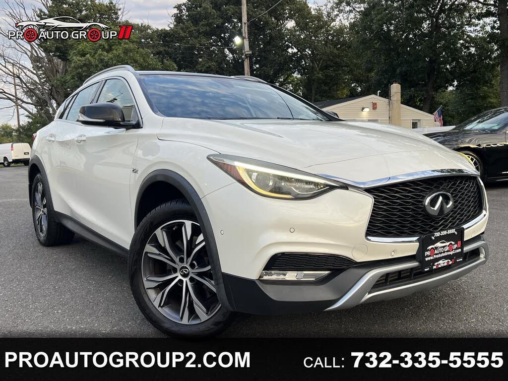2017 Infiniti QX30 Premium