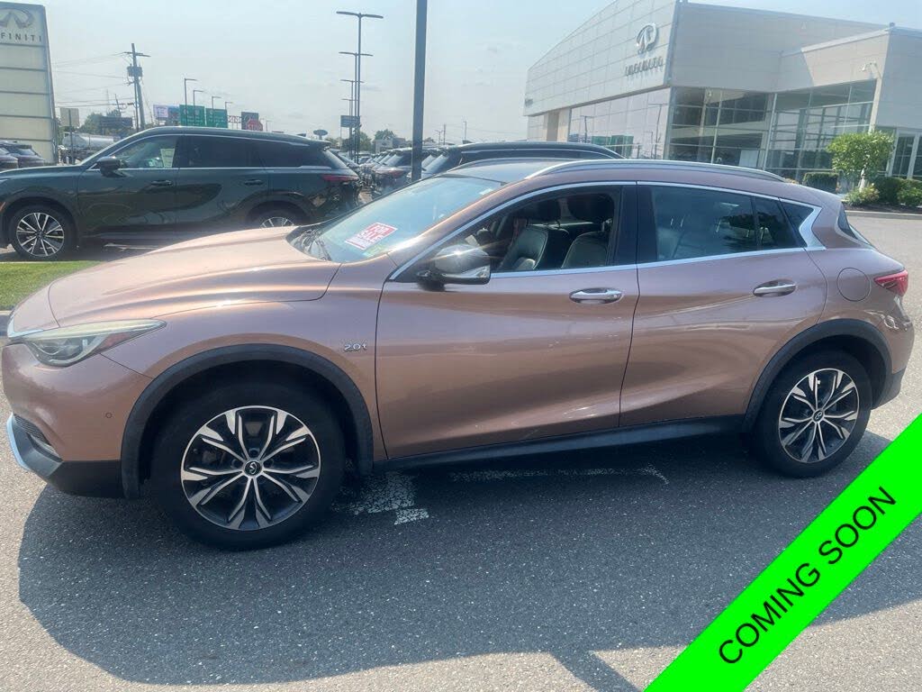 2017 Infiniti QX30 Luxury