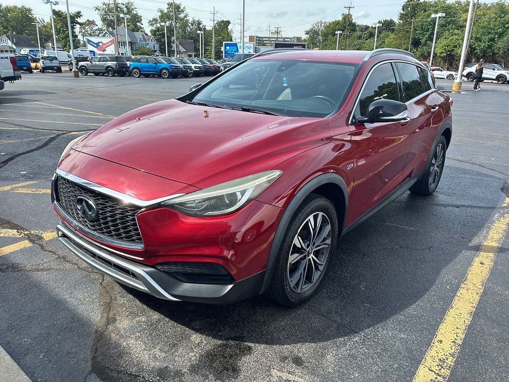 2017 INFINITI QX30 Luxury