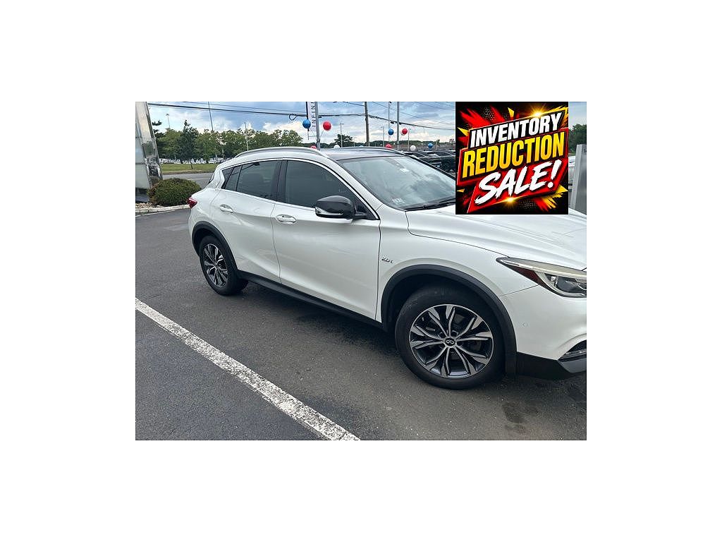 2017 Infiniti QX30 Luxury