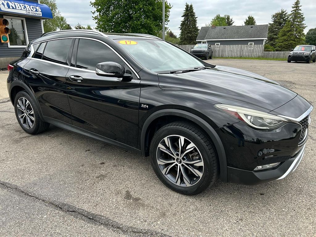 2017 Infiniti QX30 Luxury