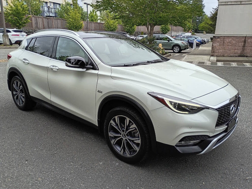 2017 Infiniti QX30 Premium