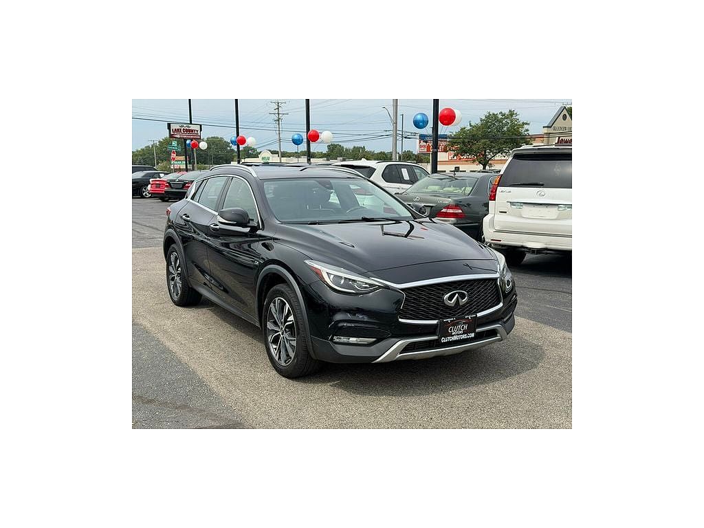 2017 Infiniti QX30 Premium