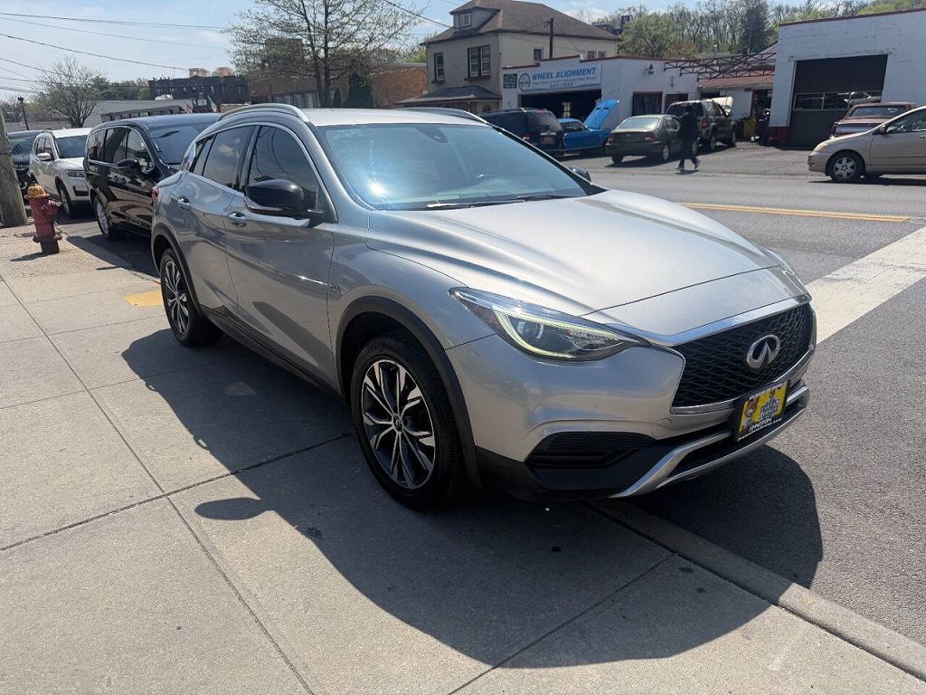 2017 Infiniti QX30 Premium
