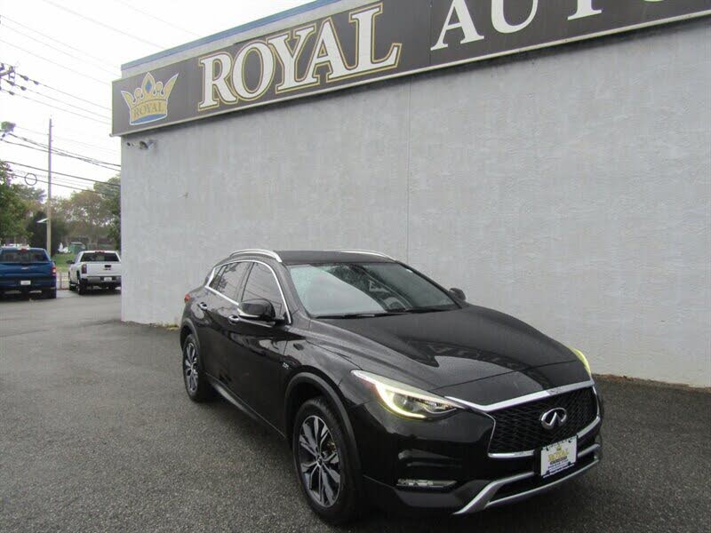 2017 Infiniti QX30 Luxury