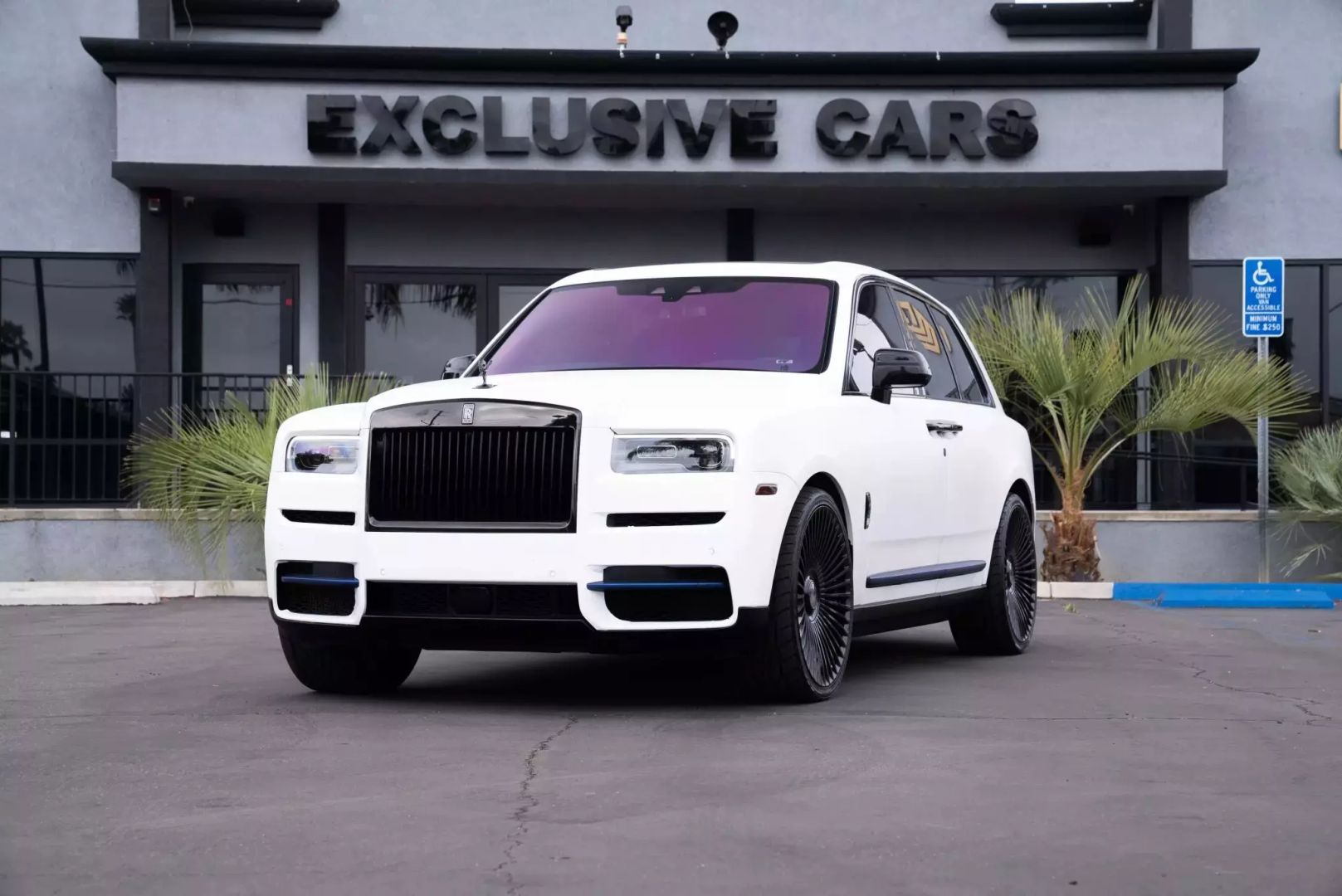 2023 Rolls-Royce Cullinan Black Badge