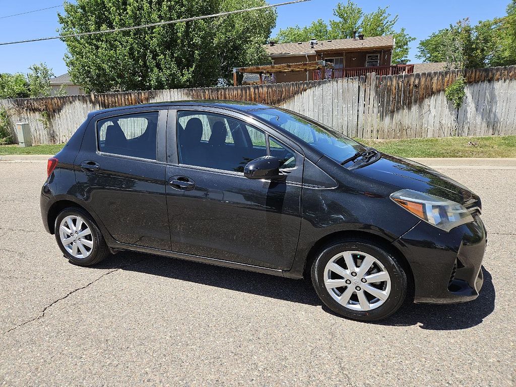 2015 Toyota Yaris 5-Door LE