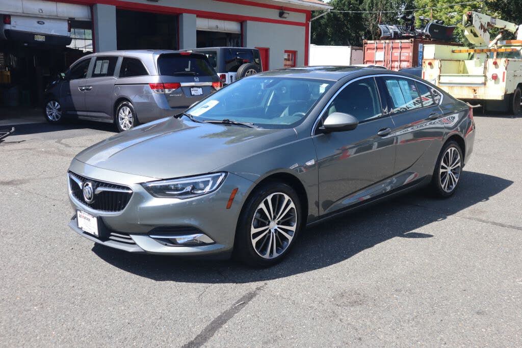 2018 Buick Regal Sportback Essence