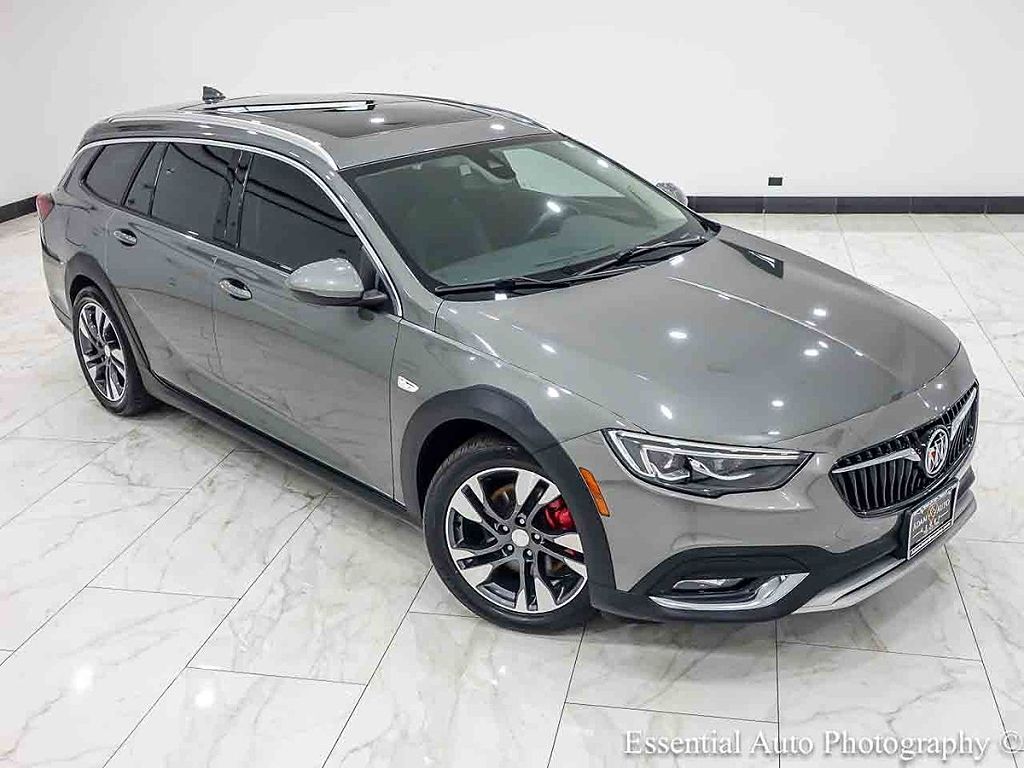 2018 Buick Regal TourX Essence