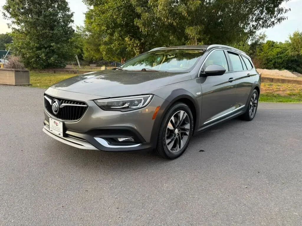 2019 Buick Regal TourX Essence