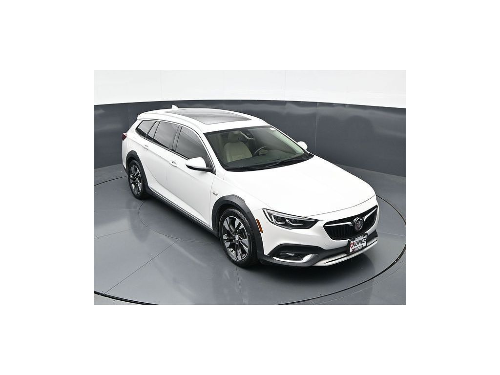 2018 Buick Regal Tourx Essence