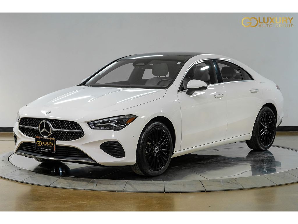 2025 Mercedes-Benz CLA 250  4MATIC Premium Package/AMG Line/WINTER PACKAGE