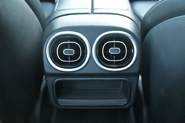 Mercedes-Benz C-Class C 300 2023 — миниатюра 12