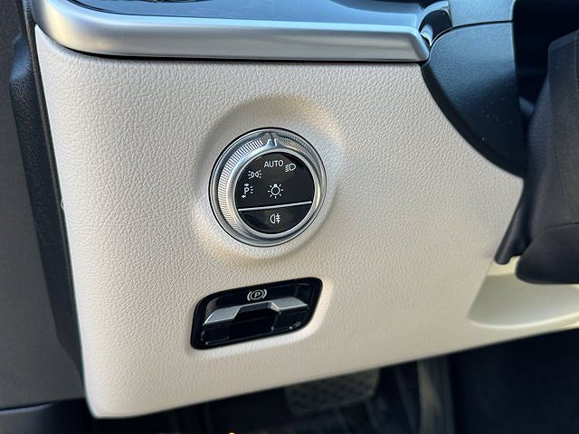 Mercedes-Benz C-Class C 300 2024 — миниатюра 18