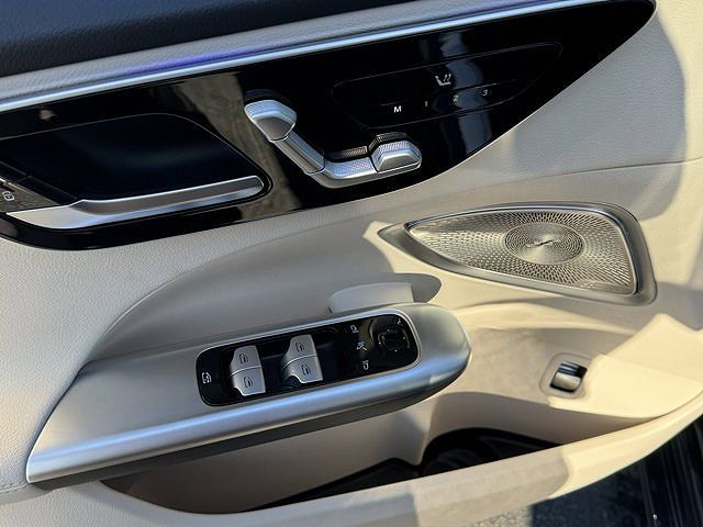 Mercedes-Benz C-Class C 300 2024 — миниатюра 19