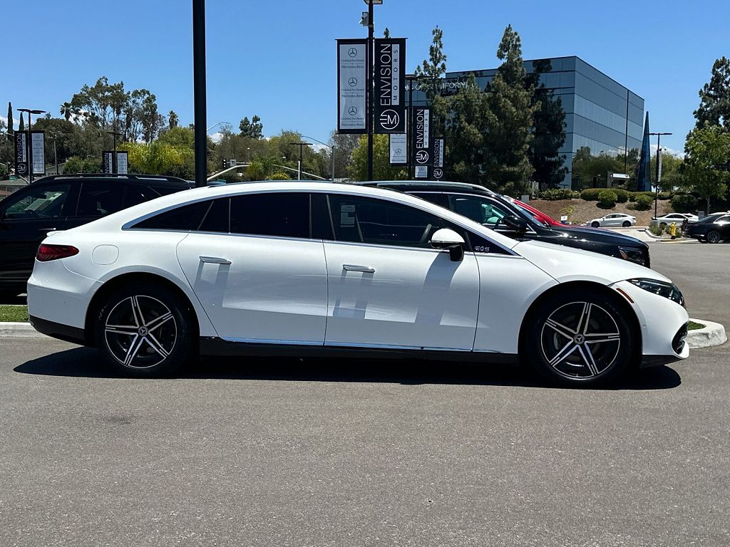 2024 Mercedes-Benz EQS photo 1