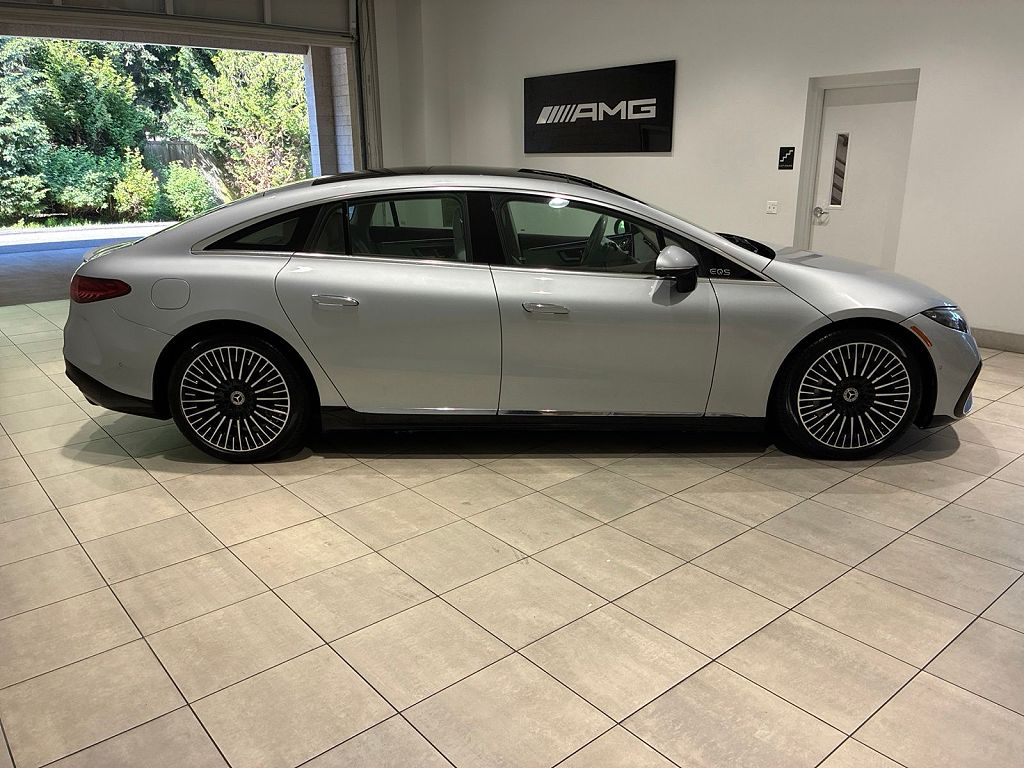 2024 Mercedes-Benz EQS photo 1