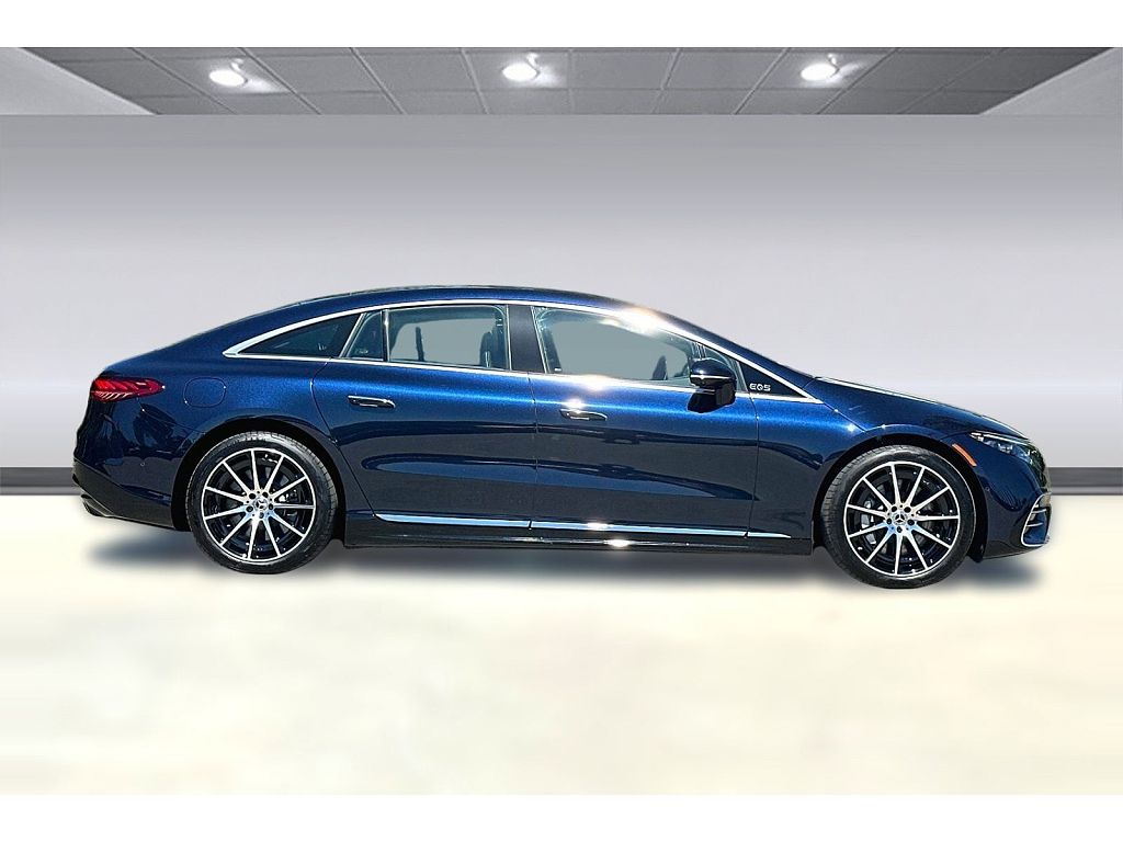 2022 Mercedes-Benz EQS photo 1