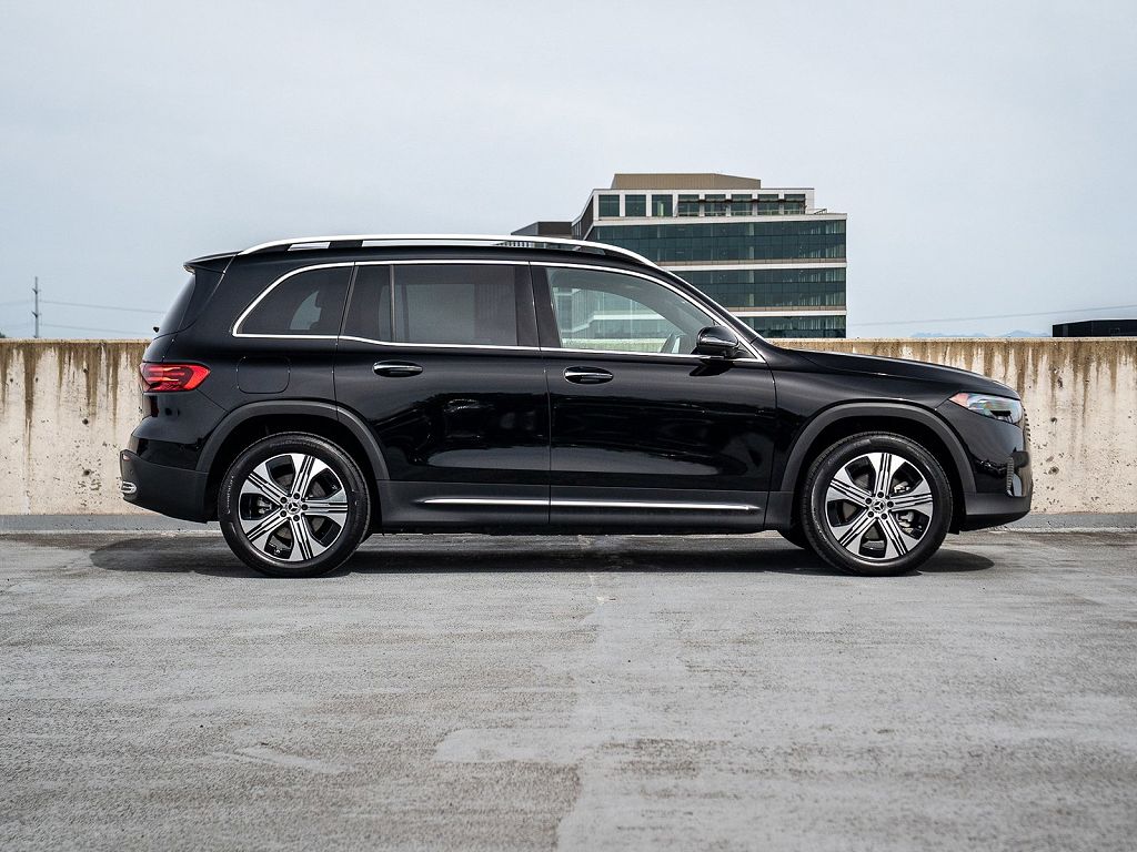 2025 Mercedes-Benz EQB photo 1