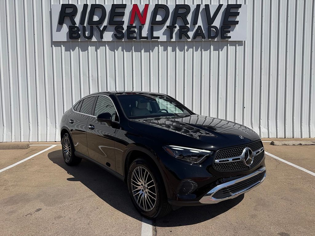 2025 Mercedes-Benz GLC 300 4MATIC