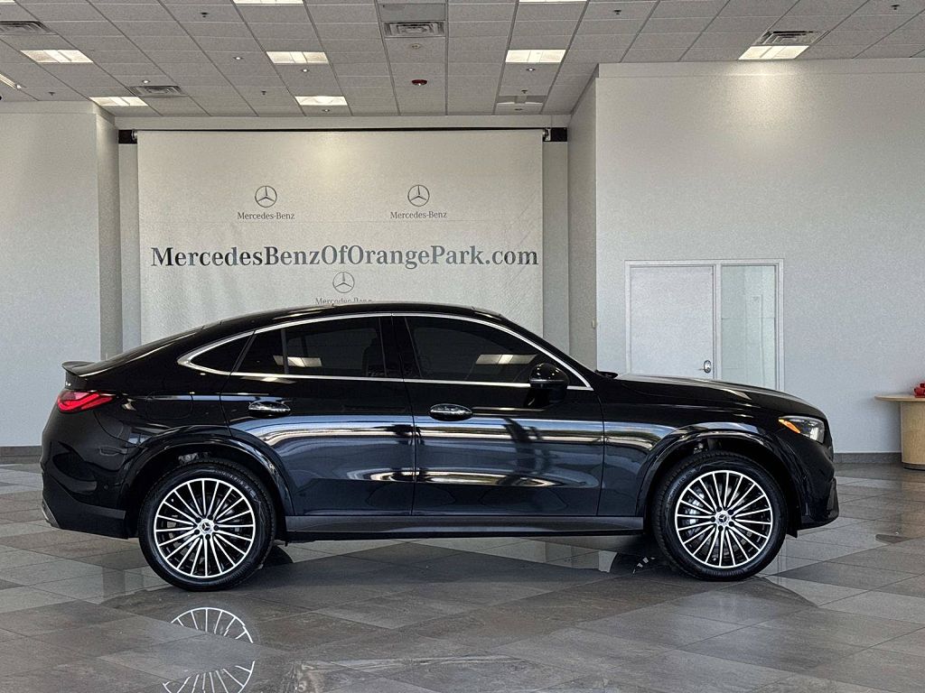 2025 Mercedes-Benz GLC 300 4MATIC